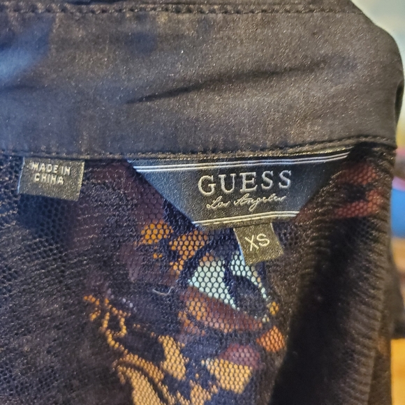 Guess lace/velvet button down shirt - Picture 5 of 7